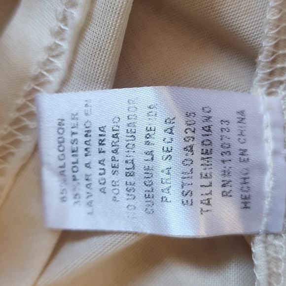 Size M UMGEE open shoulder floral print top.    F80 - Picture 8 of 9